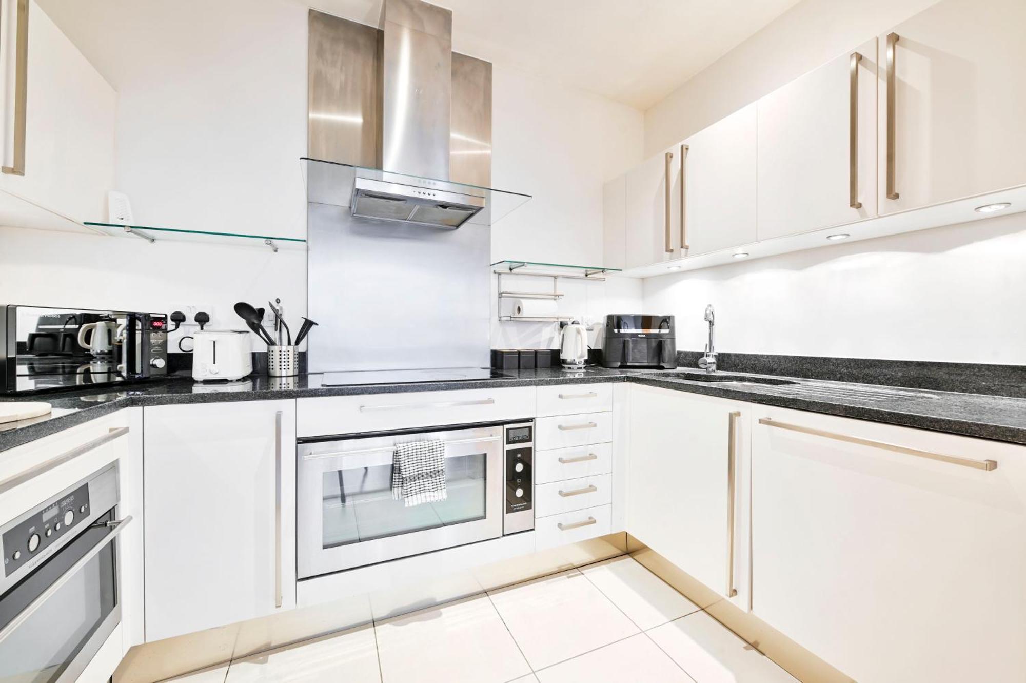 Apartment The Thamesview - Stylish 2 Bed Flat With Balcony *