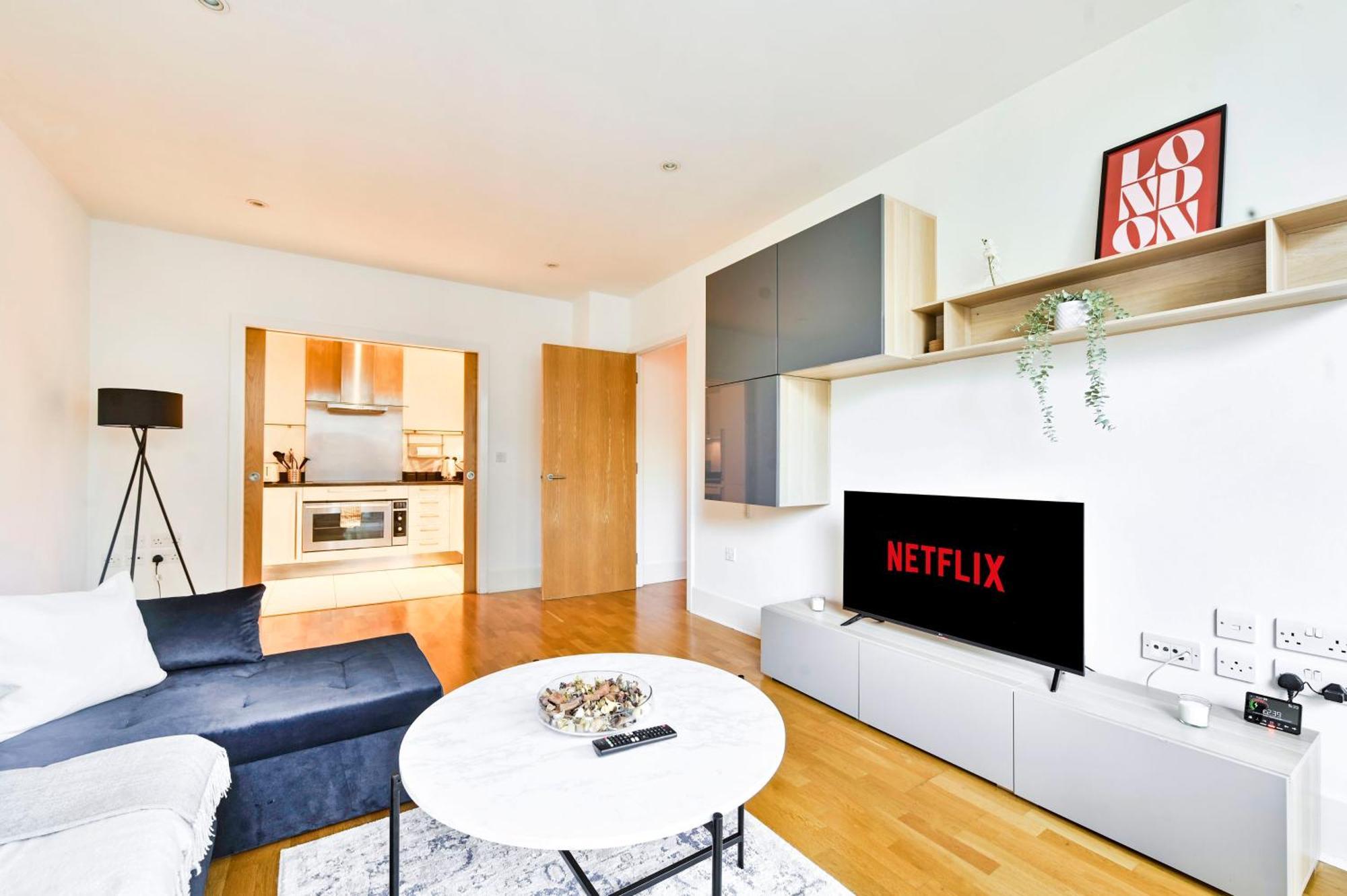 The Thamesview - Stylish 2 Bed Flat With Balcony * London
