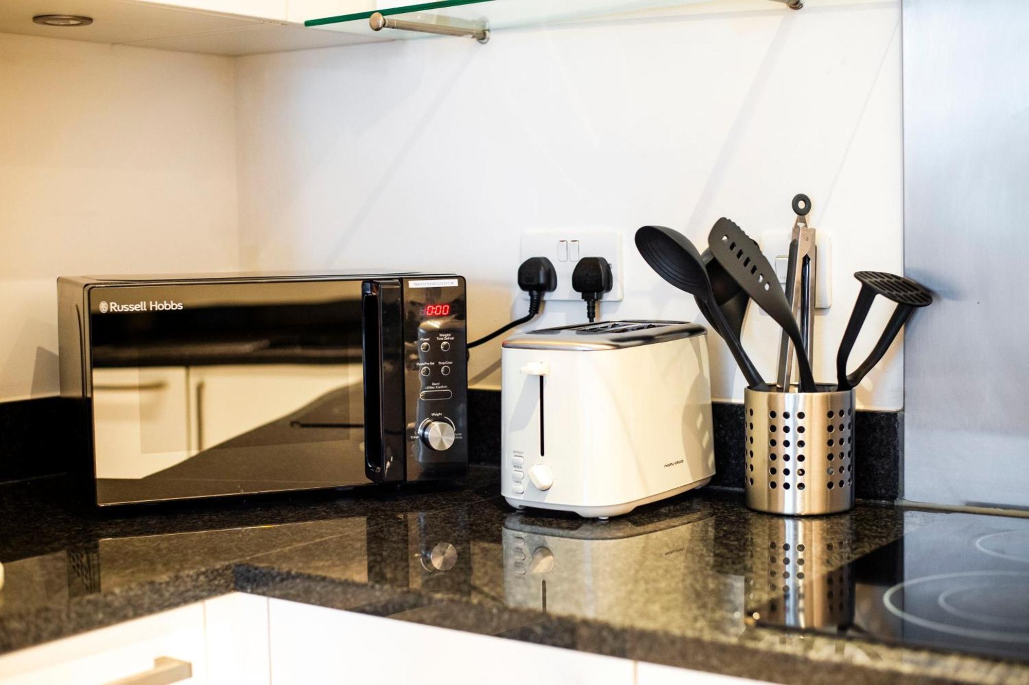 The Thamesview - Stylish 2 Bed Flat With Balcony Apartment