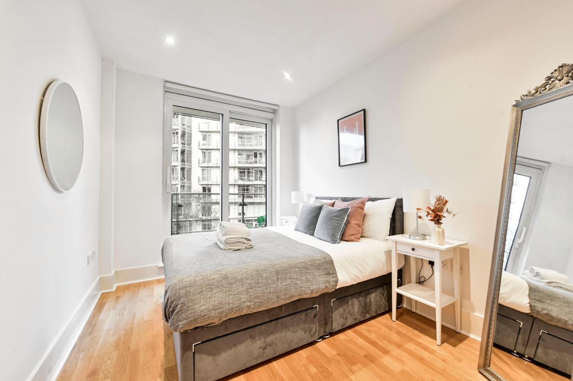 Apartment The Thamesview - Stylish 2 Bed Flat With Balcony London