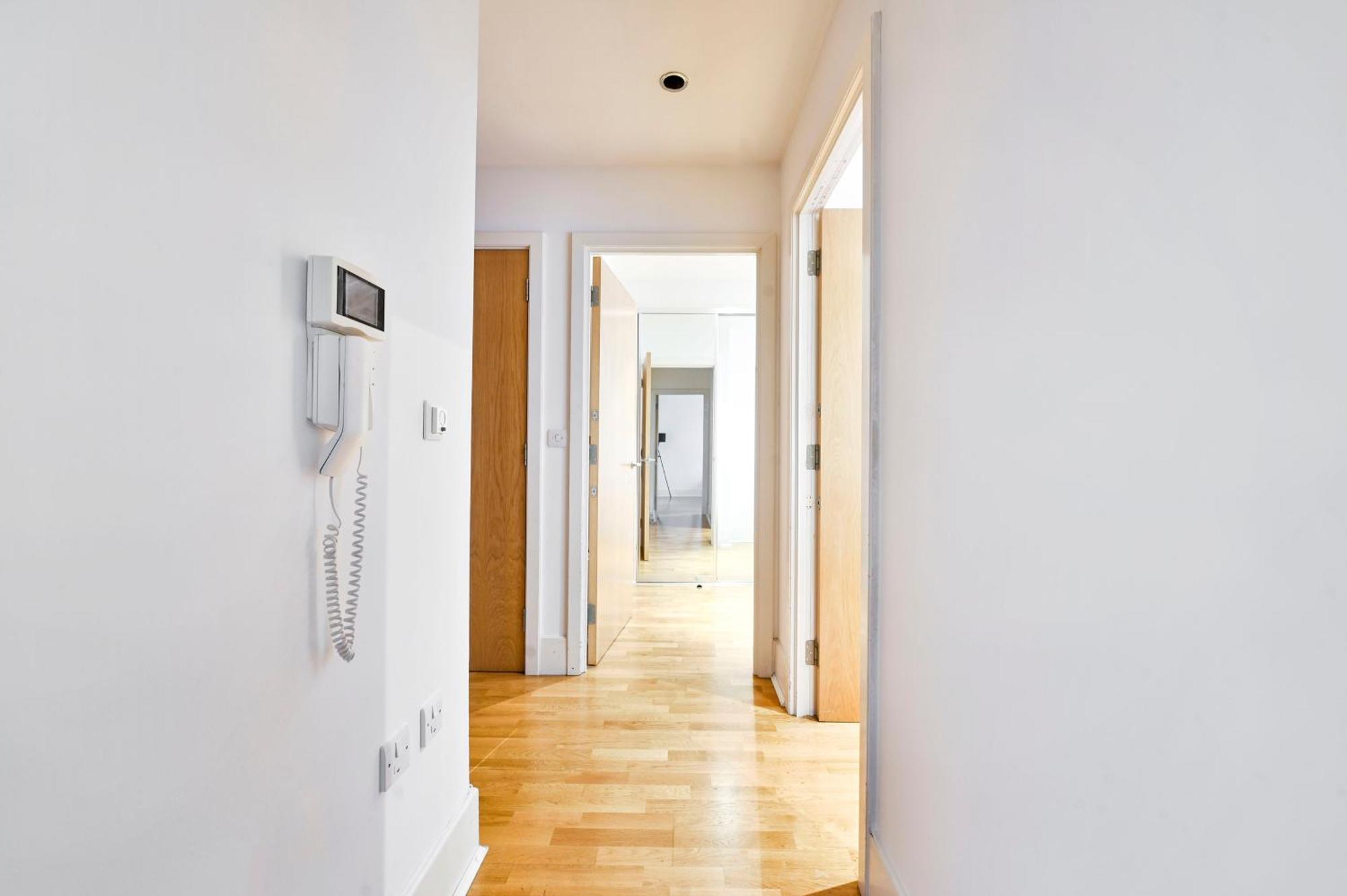 Apartment The Thamesview - Stylish 2 Bed Flat With Balcony *