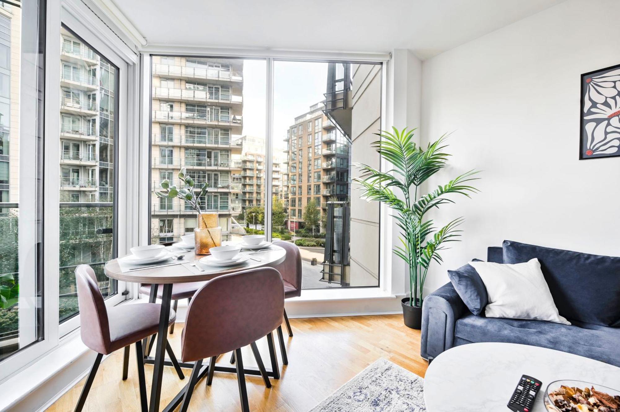 The Thamesview - Stylish 2 Bed Flat With Balcony *